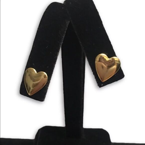 Pre❤️ Heart stud  - Picture 1 of 2